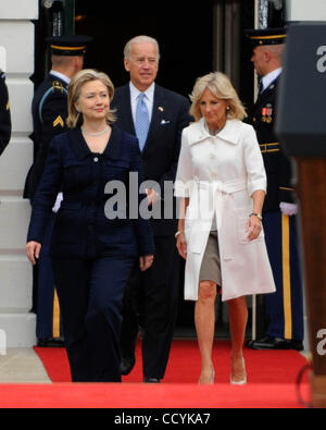 19. Mai 2010 - Washington, District Of Columbia, USA - I14901CB. Das weiße Haus - Washington DC 19.05.2010. Präsident Barack Obama und First Lady Michelle begrüßen Präsident Felipe Calderon von Mexiko und Frau Margarita Zavala ins Weiße Haus für einen feierlichen Ankunft. . HILLARY CLINTON W Stockfoto