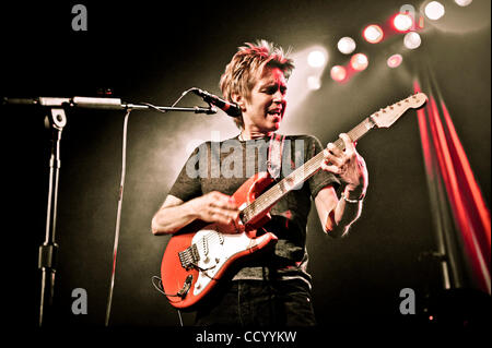 10. März 2010 - San Francisco, Kalifornien, USA - ERIC JOHNSON live im Warfield Theater während der Erfahrung Hendrix Tribute Tour führt. (Kredit-Bild: © Jerome Brunet/ZUMA Press) Stockfoto