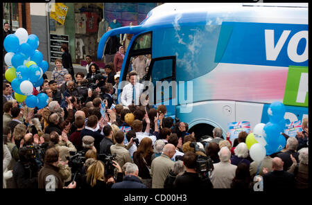 12. April 2010 - Loughborough, Großbritannien - Führer der Konservativen David Cameron eine allgemeine Wahlkampf rally in Loughborough, Montag, 12. April 2010, Foto von Andrew Parsons (Credit-Bild: © Andrew Parsons/ZUMApress.com) Stockfoto