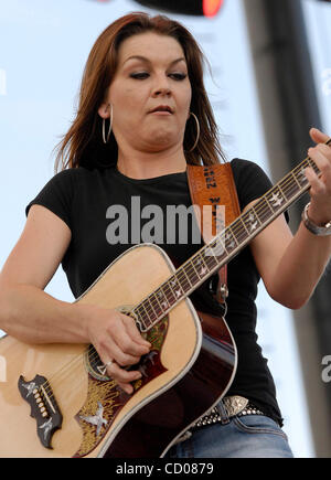 4. Mai 2008; Indio, Kalifornien, USA; Musiker GRETCHEN WILSON während Stagecoach-Country-Musik-Festival 2008 im Empire Polo Club. Obligatorische Credit: Foto von Vaughn Youtz/ZUMA Press. (©) Copyright 2007 von Vaughn Youtz. Stockfoto