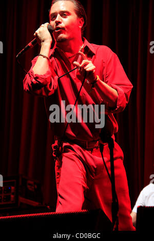 Mike Patton führen Sänger und Faith No More erklingt in der Coachella Valley Music and Arts Festival in Indio, Kalifornien am 17. April 2010 Stockfoto