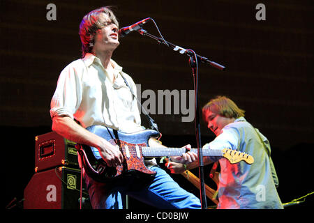 Pflaster auf dem Coachella Valley Music and Arts Festival in Indio, Kalifornien am 18. April 2010 durchführen.  Band-Mitglieder;  Stephen Malkmus Bob Nastanovich Scott Kannberg Steve West Mark Ibold Stockfoto