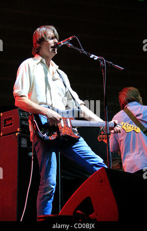 Pflaster auf dem Coachella Valley Music and Arts Festival in Indio, Kalifornien am 18. April 2010 durchführen.  Band-Mitglieder;  Stephen Malkmus Bob Nastanovich Scott Kannberg Steve West Mark Ibold Stockfoto