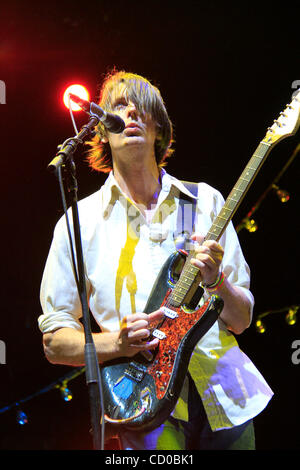 Pflaster auf dem Coachella Valley Music and Arts Festival in Indio, Kalifornien am 18. April 2010 durchführen.  Band-Mitglieder;  Stephen Malkmus Bob Nastanovich Scott Kannberg Steve West Mark Ibold Stockfoto