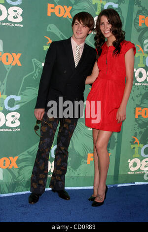 3. August 2008 - Hollywood, Kalifornien, US - I13426CHW.'' TEEN CHOICE 2008'' PRÄSENTIERT VON FOX. GIBSON AMPHITHEATRE, UNIVERSAL Hollywood, CA.08/03/08.DRAKE BELL und LUCY BALDWIN. (Kredit-Bild: © Clinton Wallace/Globe Photos/ZUMAPRESS.com) Stockfoto
