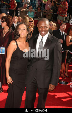 21. September 2008 - Hollywood, Kalifornien, USA - I13810CHW.60TH PRIMETIME EMMY AWARDS - Ankünfte. NOKIA THEATRE, LOS ANGELES, Kalifornien 09-21-2008.SEAN PATRICK THOMAS und Frau AONIKA LAURENT (Kredit-Bild: © Clinton Wallace/Globe Photos/ZUMAPRESS.com) Stockfoto