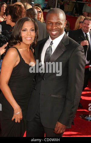 21. September 2008 - Hollywood, Kalifornien, USA - I13810CHW.60TH PRIMETIME EMMY AWARDS - Ankünfte. NOKIA THEATRE, LOS ANGELES, Kalifornien 09-21-2008.SEAN PATRICK THOMAS und Frau AONIKA LAURENT (Kredit-Bild: © Clinton Wallace/Globe Photos/ZUMAPRESS.com) Stockfoto