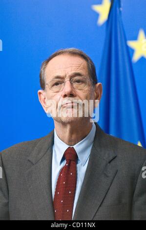 24. November 2008 besucht eine Pressekonferenz am Ende einer Sitzung mit politischen und Sicherheitspolitischen Komitees und Nordatlantikrat am Sitz des Europäischen Rates in Brüssel - Brüssel, Belgien - hohe Vertreter für die gemeinsame Außen- und Sicherheitspolitik, Spanisch, JAVIER SOLANA. (Kredit Bild Stockfoto