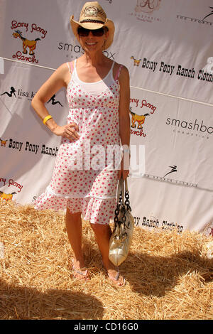 22. Juni 2008 - Hollywood, Kalifornien, US - I13394CHW. DR. FRANK RYAN WESTERN ROUND UP UND GRILL DIE KNÖCHERNEN PONY-RANCH-STIFTUNG ZUGUTE. BONY PONY-RANCH, MALIBU, CA.06/22/08.CHERYL HINES (Kredit-Bild: © Clinton Wallace/Globe Photos/ZUMAPRESS.com) Stockfoto