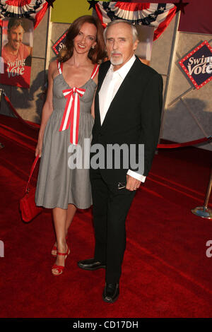 24. Juli 2008 - Hollywood, Kalifornien, US - I13416CHW.'' SWING VOTE'' WORLD PREMIERE .EL CAPITAN THEATRE, HOLLYWOOD, CA.07/24/08.DENNIS TRICHTER. UND Ehefrau VICTORIA DUFFY (Kredit-Bild: © Clinton Wallace/Globe Photos/ZUMAPRESS.com) Stockfoto