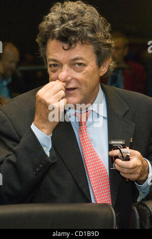 Französische Umweltminister Jean-Louis Barloo an einem Anfang, Energieminister treffen am Sitz EU-Rates in Luxemburg am 9. Oktober 2008.   [© von Wiktor Dabkowski]... Stockfoto