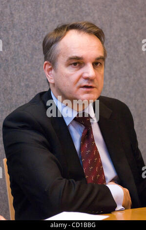 Polnischen Vize-Premierminister für Enterprice Waldemar Pawlak im Rahmen einer Pressekonferenz über Energie-Diskussionen nach einem Verkehr, Telekommunikation und Energie treffen am Sitz EU-Rates in Luxemburg am 10. Oktober 2008.  [© von Wiktor Dabkowski]... Stockfoto