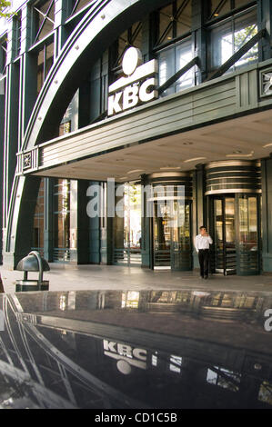 Die belgische Bank KBC Headquarter in das Stadtzentrum von Brüssel am 27. Oktober 2008. KBC wurde am 27. Oktober die neuesten belgische Bank zu seiner Hauptstadt abgestützt werden durch den belgischen Staat, der um 3,5 Milliarden Euro (4,4 Milliarden USdollars) Pumpen ist in der Gruppe nach einem Einbruch der Aktie. Darauf, dass während seiner Stockfoto