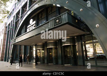 Die belgische Bank KBC Headquarter in das Stadtzentrum von Brüssel am 27. Oktober 2008. KBC wurde am 27. Oktober die neuesten belgische Bank zu seiner Hauptstadt abgestützt werden durch den belgischen Staat, der um 3,5 Milliarden Euro (4,4 Milliarden USdollars) Pumpen ist in der Gruppe nach einem Einbruch der Aktie. Darauf, dass während seiner Stockfoto