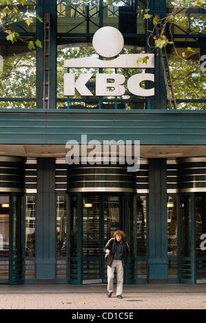 Die belgische Bank KBC Headquarter in das Stadtzentrum von Brüssel am 27. Oktober 2008. KBC wurde am 27. Oktober die neuesten belgische Bank zu seiner Hauptstadt abgestützt werden durch den belgischen Staat, der um 3,5 Milliarden Euro (4,4 Milliarden USdollars) Pumpen ist in der Gruppe nach einem Einbruch der Aktie. Darauf, dass während seiner Stockfoto