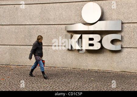 Die belgische Bank KBC Headquarter in das Stadtzentrum von Brüssel am 27. Oktober 2008. KBC wurde am 27. Oktober die neuesten belgische Bank zu seiner Hauptstadt abgestützt werden durch den belgischen Staat, der um 3,5 Milliarden Euro (4,4 Milliarden USdollars) Pumpen ist in der Gruppe nach einem Einbruch der Aktie. Darauf, dass während seiner Stockfoto