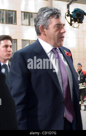 Der britische Premierminister Gordon Brown kommt an die europäischen Staatsoberhäupter und Regierung Sondergipfel in Brüssel 7. November 2008. Regierungschefs der Europäischen Union versammeln in Brüssel sich am Freitag für einen Gipfel zur Vorbereitung für Gespräche in Washington auf die internationale Finanzkrise.  [© von W Stockfoto