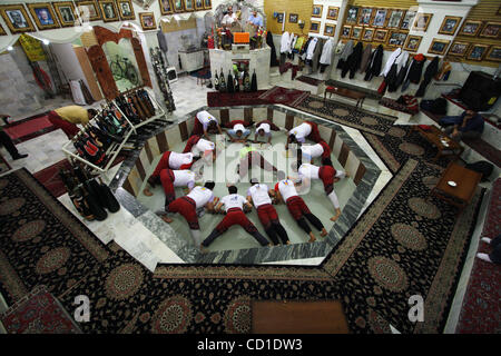 21. November 2008 - Teheran - Iran traditionelle Zurkhaneh ist ein ...