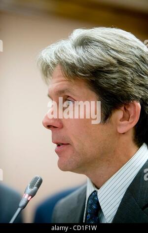 2. April 2008 - Sacramento, Kalifornien, USA - Schauspieler GARY COLE erzählt seine Tochter mit Autismus während einer Pressekonferenz des State Capitol, ein Gesetzespaket von neun Rechnungen gegen den Anstieg der Diagnosen von Kindern mit Autismus-Spektrum-Störungen, Mittwoch, 2. April 2008 zu enthüllen.  (Credit Stockfoto