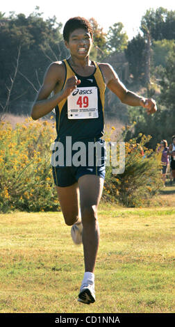 18. Oktober 2008, Oceanside, CA, nähert sich USA Southern Kalifornien Invitational High-School Kreuz treffen am Guajome Park-Bonita Vista SHINALOA AGBEDE die Ziellinie, 2. bekommen. in der Race Credit Boys #2: Foto von Charlie Neuman, San Diego Union-Tribune/Zuma Press. Copyright 2008 San USA Stockfoto