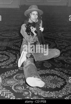 22. Oktober 2008 - Hollywood, Kalifornien, US - LAUREN HUTTON bei der PREMIERE von "GATOR '' 24.01.1976.  --10006. (Kredit-Bild: © Phil Roach/Globe Photos/ZUMAPRESS.com) Stockfoto