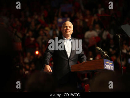 Republikanische Präsidentschaftskandidat Senator John McCain während der Weg zum Sieg Rallye Freitag, 31. Oktober, in Columbus, Ohio. (Foto/Terry Gilliam) Stockfoto