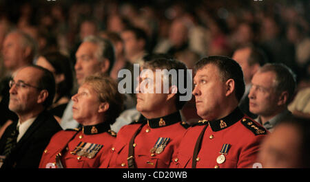 10.11.2008 Innenstadt waren (San Diego Kalifornien) USA  Mitglied der Royal Canadian Mounted Police einige der Teilnehmer auf der 115. Jahrestagung der internationalen Vereinigung der Polizeichefs im San Diego Convention Center, die gehört als United States Attorney General MUKASEY und FBI Stockfoto