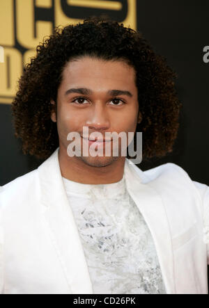 23. November 2008 - statt Los Angeles, Kalifornien, USA - CORBIN BLEU Ankunft bei den America Music Awards im Nokia Theater. (Kredit-Bild: © Lisa O'Connor/ZUMA Press) Stockfoto