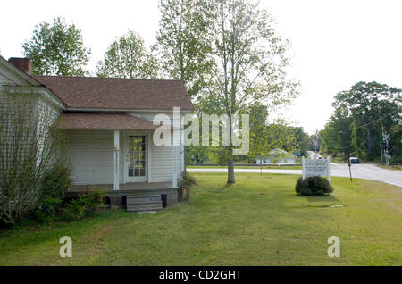 MORELAND, GA - 24 APRIL: Das Elternhaus von Autor Erskine Caldwell, bekannt als "Kleine Manse" Moreland, Georgien auf Dienstag, 24. April 2007. Caldwell schrieb "Tobacco Road" und "Gottes kleiner Acker." (Foto von Erik S. weniger / für die New York Times) Stockfoto