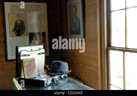 MORELAND, GA - 24 APRIL: Das Elternhaus von Autor Erskine Caldwell, bekannt als "Kleine Manse" Moreland, Georgien auf Dienstag, 24. April 2007. Caldwell schrieb "Tobacco Road" und "Gottes kleiner Acker." (Foto von Erik S. weniger / für die New York Times) Stockfoto