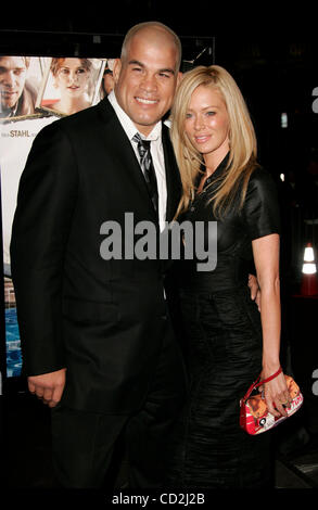 6. März 2008 anlässlich der Directors Guild of America - West Hollywood, Kalifornien, USA - Kämpfer TITO ORTIZ & Schauspielerin JENNA JAMESON "Schlafwandeln" Los Angeles Premiere angekommen. (Kredit-Bild: © Lisa O'Connor/ZUMA Press) Stockfoto