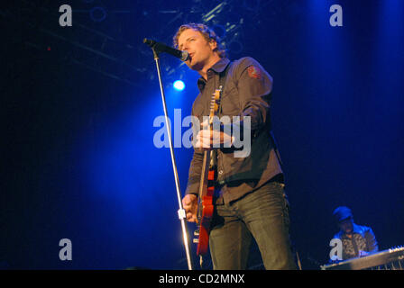 13. März 2008 führt - Myrtle Beach, South Carolina, USA - Musiker DIERKS BENTLEY live als seine Throttle Wide Open Tour Halt in das House of Blues in Myrtle Beach gelegen macht. Copyright 2008 Jason Moore. Obligatorische Credit: Jason Moore Stockfoto