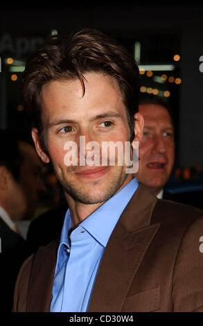 31. März 2008 - Hollywood, Kalifornien, US - I13036PR. DIE PREMIERE VON "LEATHERHEADS '' BEI GRAUMANS CHINESE THEATRE, HOLLYWOOD, CA 31.03.2008.  --2008.CHRISTIAN OLIVER (Kredit-Bild: © Phil Roach/Globe Photos/ZUMAPRESS.com) Stockfoto