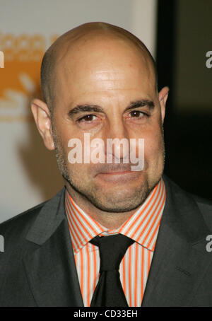 7. April 2008 abgehaltenen Chelsea Piers - New York, NY, USA - Schauspieler STANLEY TUCCI in der Ankunftshalle für die 5. Annual Can-Do Awards, die zum 25. Jahrestag der Lebensmittelhilfe für New York City geehrt. (Kredit-Bild: © Nancy Kaszerman/ZUMA Press) Stockfoto