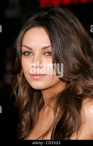 10. April 2008 - Hollywood, Kalifornien, USA - MILA KUNIS bei vergessen Sarah Marshall World Premiere an Graumans Chinese Theatre in Hollywood statt (Bild Kredit: Stockfoto