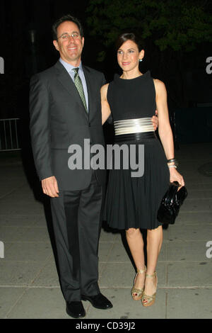 22. April 2008 - New York, New York, US - K58042ML. VANITY FAIR PARTY, THE 7TH ANNUAL TRIBECA Filmfestival an der New York höchste Gericht IN New York City zu feiern am 22.04.2008.  -JERRY SEINFELD und Frau JESSICA SEINFELD(Credit Image: © Mitchell Levy/Globe Photos/ZUMAPRESS.com) Stockfoto