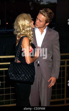 29. April 2008 - Hollywood, Kalifornien, US - I13335PR. SCHARLACHROTE SERIE LAUNCH-PARTY. PACIFIC DESIGN CENTER WEST HOLLYWOOD, CA 28.04.2008.  --2008.HEIDI MONTAG & SPENCER PRATT(Credit Image: © Phil Roach/Globe Photos/ZUMAPRESS.com) Stockfoto