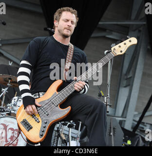 18. Mai 2008 - Columbus, Ohio; USA - Bass-Gitarrist BRIAN MARSHALL der Band Alter Bridge führt live als Teil der 2. jährlichen Rock auf der Range-Musik-Festival zu Columbus Crew Stadium stattfindet. Copyright 2008 Jason Moore. Obligatorische Credit: Jason Moore Stockfoto