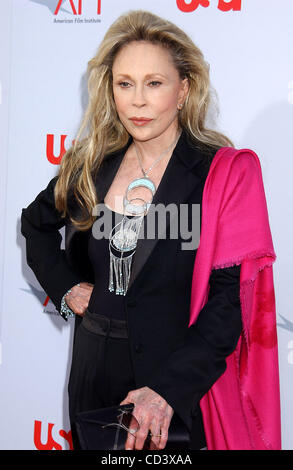 12. Juni 2008 - Hollywood, Kalifornien, US - I13785PR. 36. LEBEN LEBENSWERK VORGESTELLT, WARREN BEATTY. DAS KODAK THEATRE HOLLYWOOD CA 12.06.2008.  --FAYE DUNAWAY(Credit Image: © Phil Roach/Globe Photos/ZUMAPRESS.com) Stockfoto