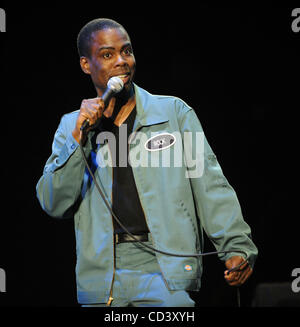 14. Juni 2008 führt - Manchester, Tennessee, USA - Komiker CHRIS ROCK live seine aktuelle Tournee 2008 stellt einen Anschlag an der Bonnaroo Music and Arts Festival. Die viertägige mehrstufige camping Festival zieht mehr als 90.000 Musikfans und findet auf einer 700 Hektar großen Farm in Tennessee. Stockfoto