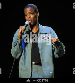 14. Juni 2008 führt - Manchester, Tennessee, USA - Komiker CHRIS ROCK live seine aktuelle Tournee 2008 stellt einen Anschlag an der Bonnaroo Music and Arts Festival. Die viertägige mehrstufige camping Festival zieht mehr als 90.000 Musikfans und findet auf einer 700 Hektar großen Farm in Tennessee. Stockfoto