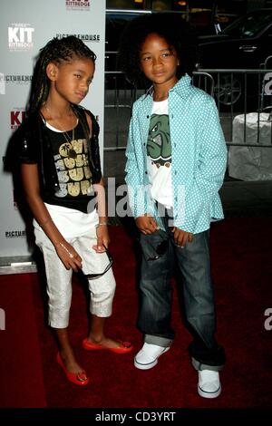 19. Juni 2008 - New York, New York, US - K58717ML. DIE PREMIERE des KIT KITTREDDGE: AN AMERICAN GIRL im ZIEGFELD THEATER IN New York City am 19.06.2008.  . JADEN SMITH UND WILLOW SMITH.  -2008. (Kredit-Bild: © Mitchell Levy/Globe Photos/ZUMAPRESS.com) Stockfoto