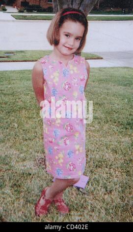 22. Juni 2008 - Albuquerque, New Mexico, USA - DEMI LOVATO brach in Showbiz im Jahr 2000 als ein 8-Year-Old in der PBS-Serie '' Barney & Freunde '', aber sie wusste wie man eine Pose Jahre davor zu schlagen. Bild: DEMI LOVATO in undatiert Familienfoto. (Kredit-Bild: © Patrick Lovato/ZUMApress.com) Stockfoto