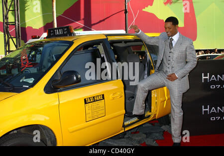 30. Juni 2008 - Hollywood, Kalifornien, US - I13463PR. DIE PREMIERE VON "HANCOCK" BEI GRAUMANS CHINESE THEATRE IN HOLLYWOOD CA 30.06.2008.  --WIRD SMITH(Credit Image: © Phil Roach/Globe Photos/ZUMAPRESS.com) Stockfoto