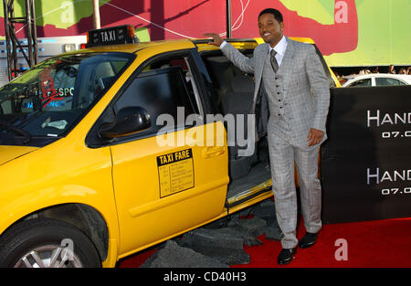 30. Juni 2008 - Hollywood, Kalifornien, US - I13463PR. DIE PREMIERE VON "HANCOCK" BEI GRAUMANS CHINESE THEATRE IN HOLLYWOOD CA 30.06.2008.  --WIRD SMITH(Credit Image: © Phil Roach/Globe Photos/ZUMAPRESS.com) Stockfoto