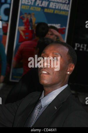 26. August 2008 - New York, New York, US - K59367RM. Gäste verlassen LETTERMAN Anzeigen ED SULLIVAN THEATER IN New York City 26.08.2008  -DON CHEADLE(Credit Image: © Rick Mackler/Globe Photos/ZUMAPRESS.com) Stockfoto