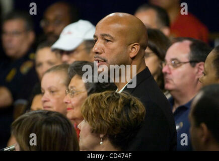 New Orleans Bürgermeister Ray Nagin gibt einen Überblick über die Stadt Evakuierungen und Vorbereitungen für die bevorstehende Hurrikan Gustav in City Hall in New Orleans, Louisiana, USA am 31. August 2008. Nagin kündigte eine Dämmerung zu Dämmerung Sperrstunde in der Stadt heute Abend ab. Stockfoto