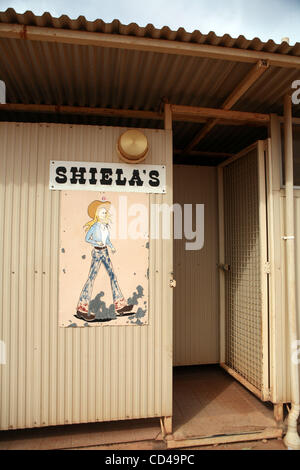 Sep 17, 2008 - Alice Springs, Northern Territory, Australien - eine Damentoilette gekennzeichnet als die Shiela im Outback.  (Kredit-Bild: © Marianna Tag Massey/ZUMA Press) Stockfoto