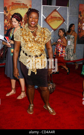 18. September 2008 - Hollywood, Kalifornien, US - I13711PR. DIE PREMIERE DES NEUEN FILMS VON WALT DISNEY BILDER BEVERLY HILLS CHIHUAHUA, AM EL CAPITAN THEATRE IN LOS ANGELES, KALIFORNIEN 18.09.2008.  -LORETTA DEVINE(Credit Image: © Phil Roach/Globe Photos/ZUMAPRESS.com) Stockfoto