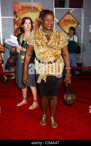 18. September 2008 - Hollywood, Kalifornien, US - I13711PR. DIE PREMIERE DES NEUEN FILMS VON WALT DISNEY BILDER BEVERLY HILLS CHIHUAHUA, AM EL CAPITAN THEATRE IN LOS ANGELES, KALIFORNIEN 18.09.2008.  -LORETTA DEVINE(Credit Image: © Phil Roach/Globe Photos/ZUMAPRESS.com) Stockfoto